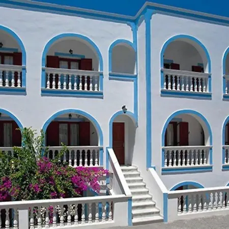 Finikas Santorini Szálloda 3*