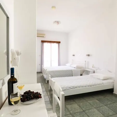 Finikas Santorini Szálloda Kamári