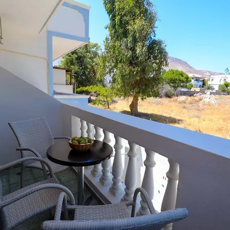 Finikas Santorini Szálloda Kamári